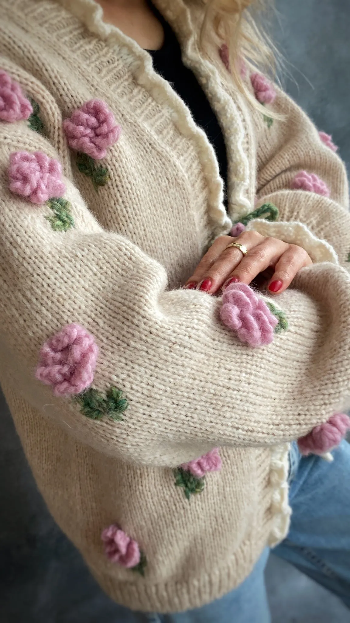 Adult Roses cardigan | Wheat
