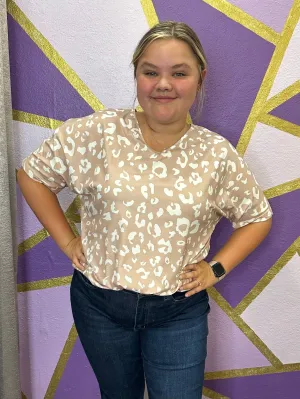 Basic Leopard Tee: Beige