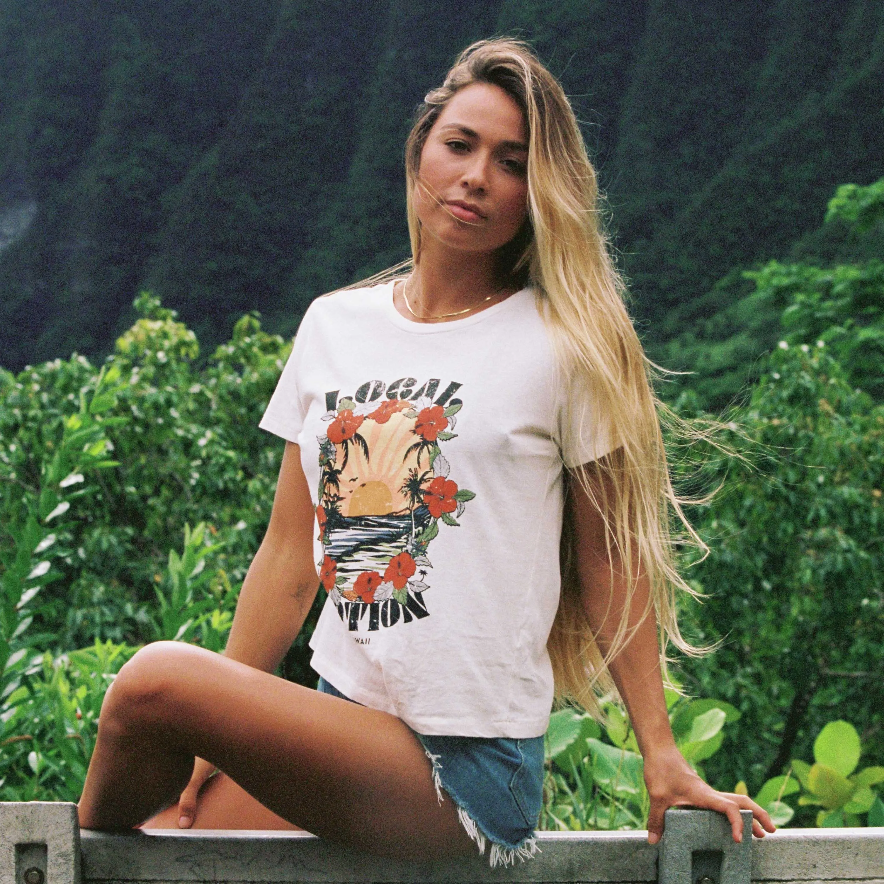 HIBISCUS AROUND VINTAGE TEE
