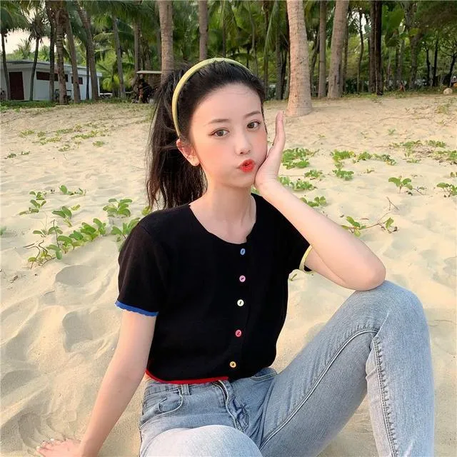 Kawaii Double Color Button Crop Top