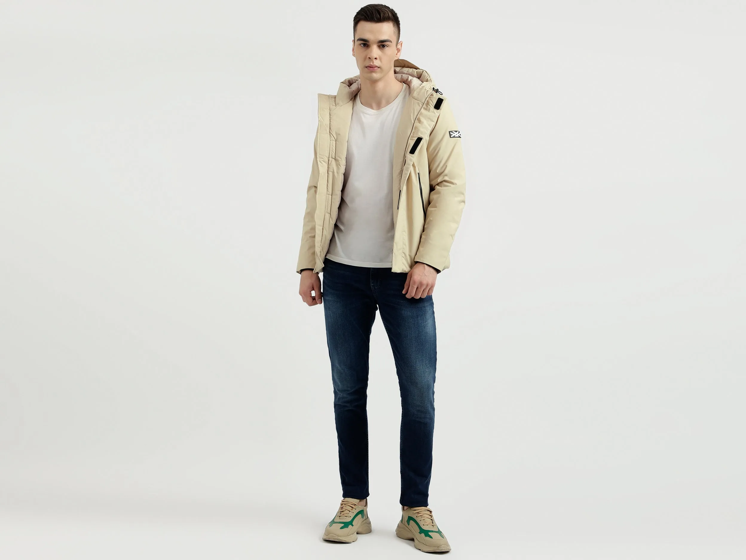 Men's Regular Fit Hooded Neck Waterproof Jacket