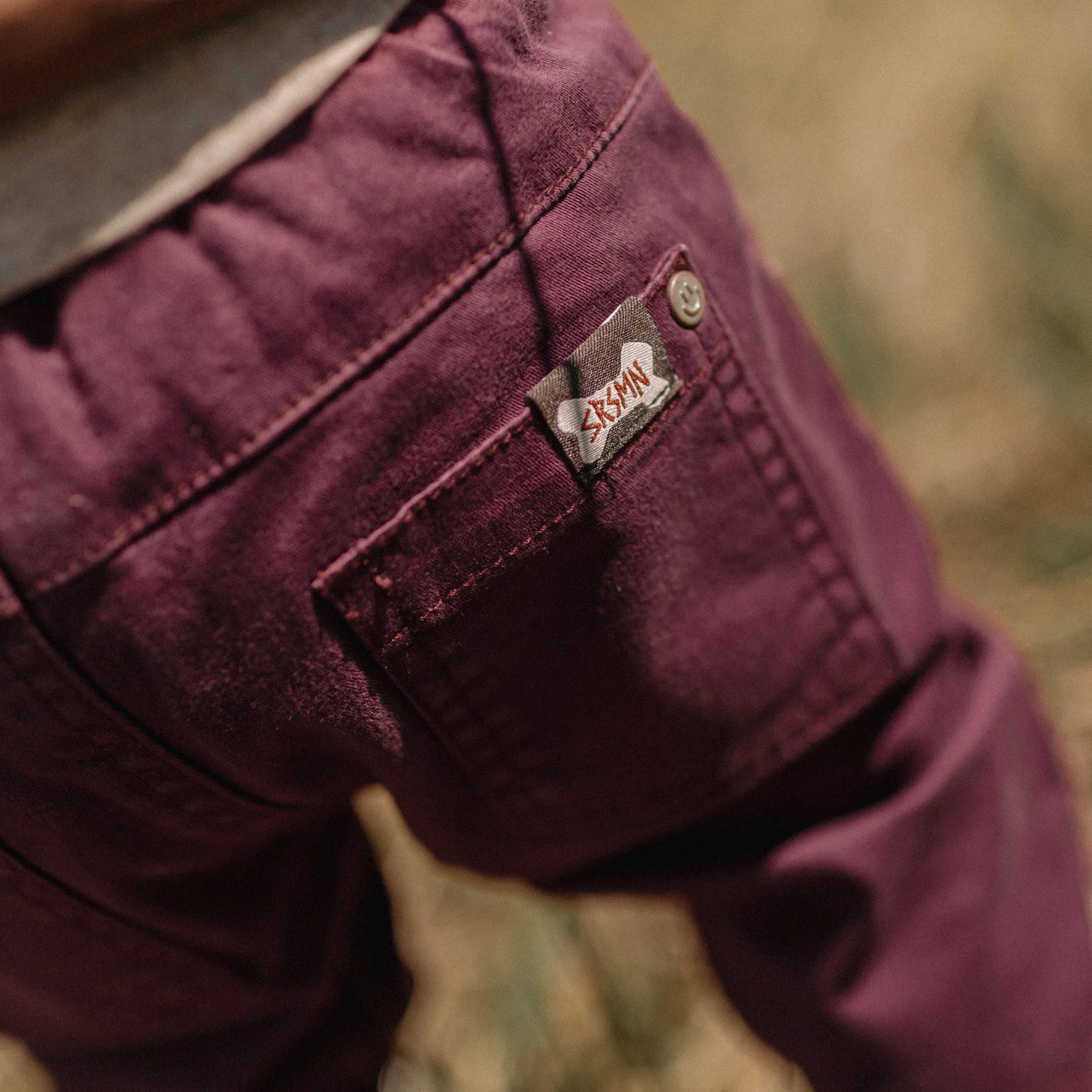 Pantalon coupe régulière en micro sergé extensible, bébé || Stretchy micro twill regular cut pants, baby