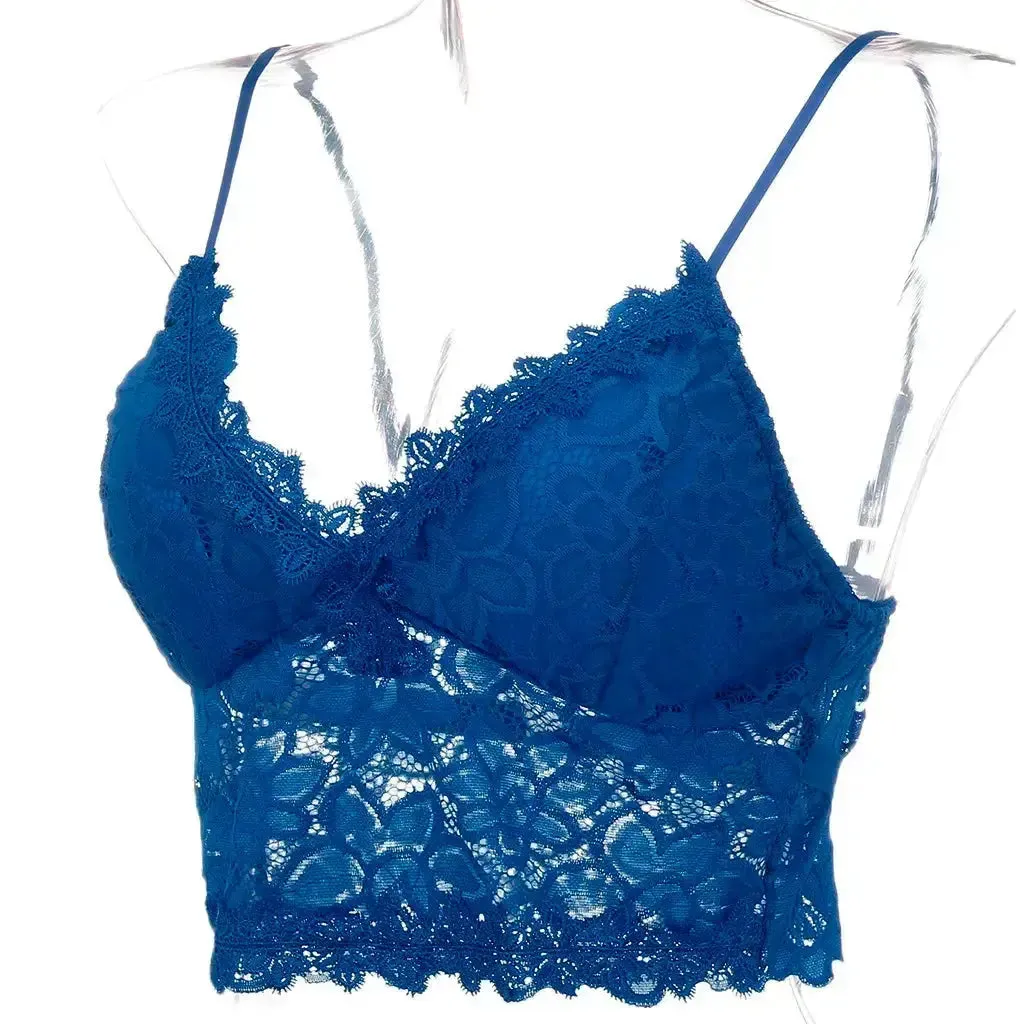 Plus size lace V-neck tank top for women with built-in wireless bra, breathable camisole for everyday wear