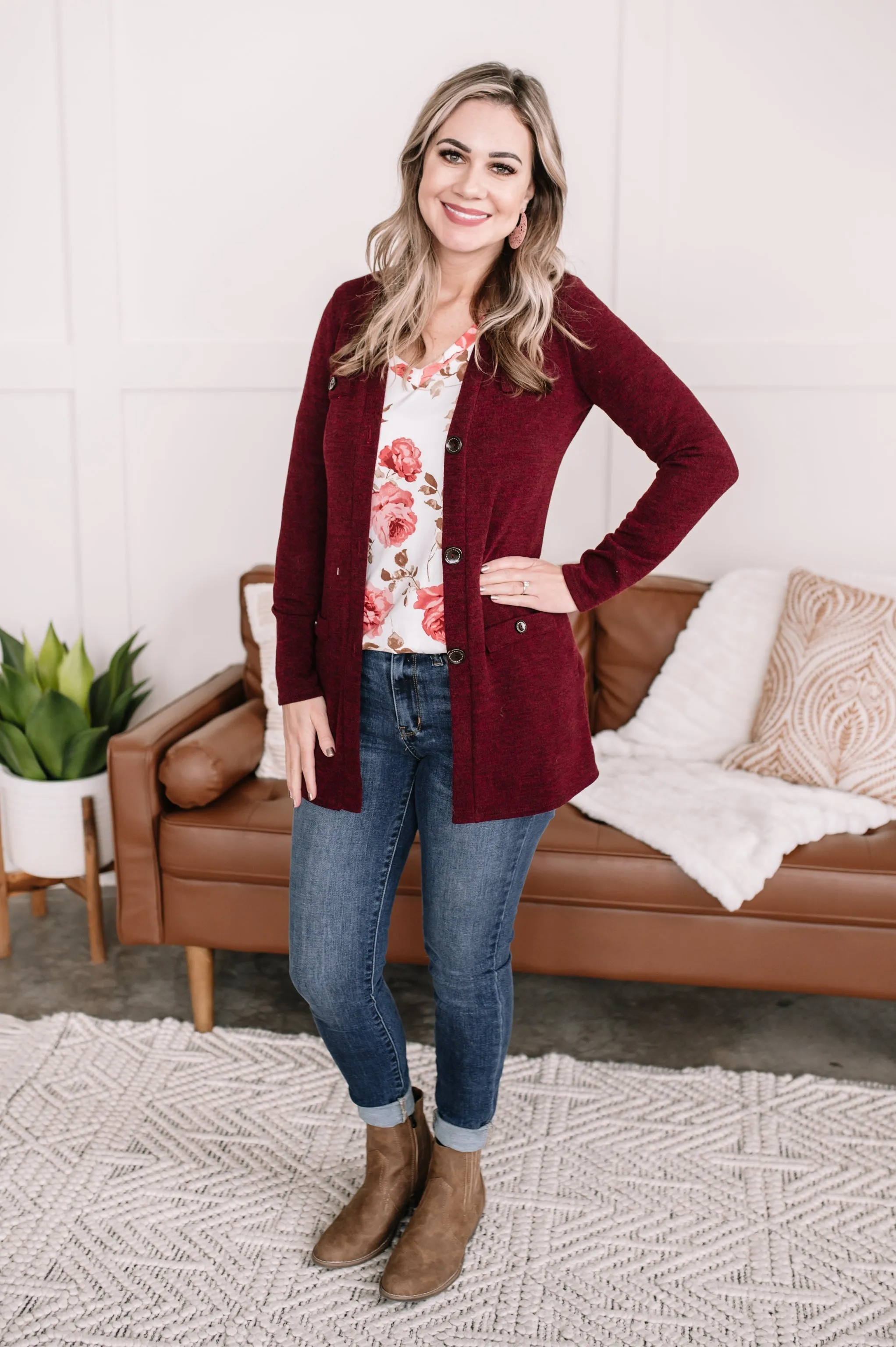 Pocket The Difference Button Down Cardigan In Burgundy