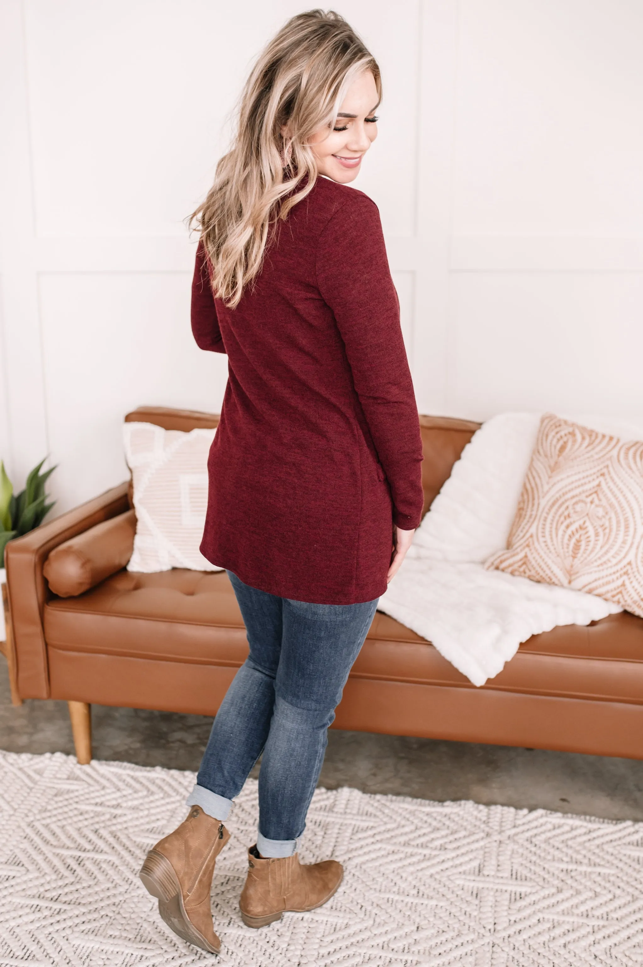 Pocket The Difference Button Down Cardigan In Burgundy