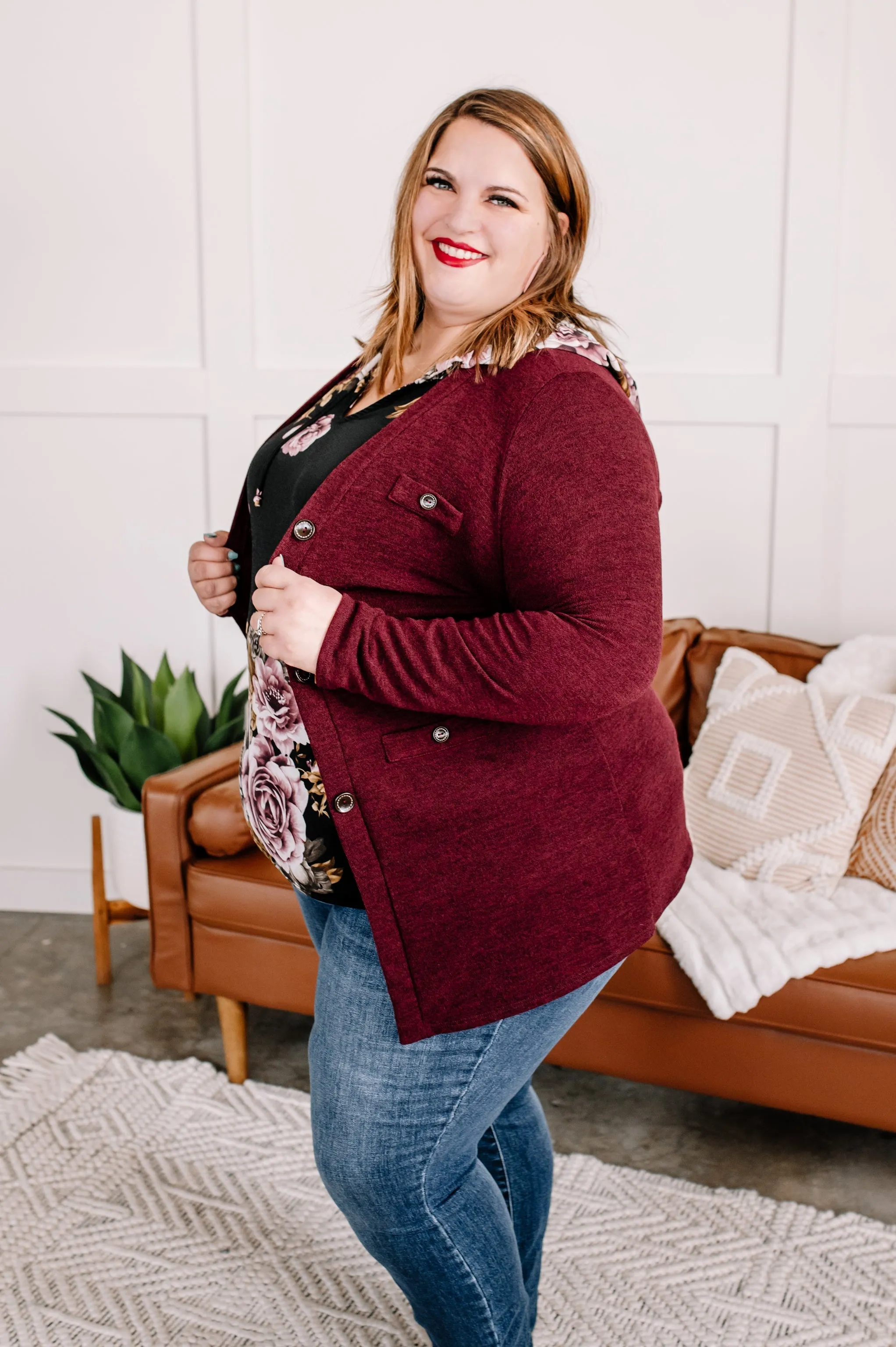 Pocket The Difference Button Down Cardigan In Burgundy