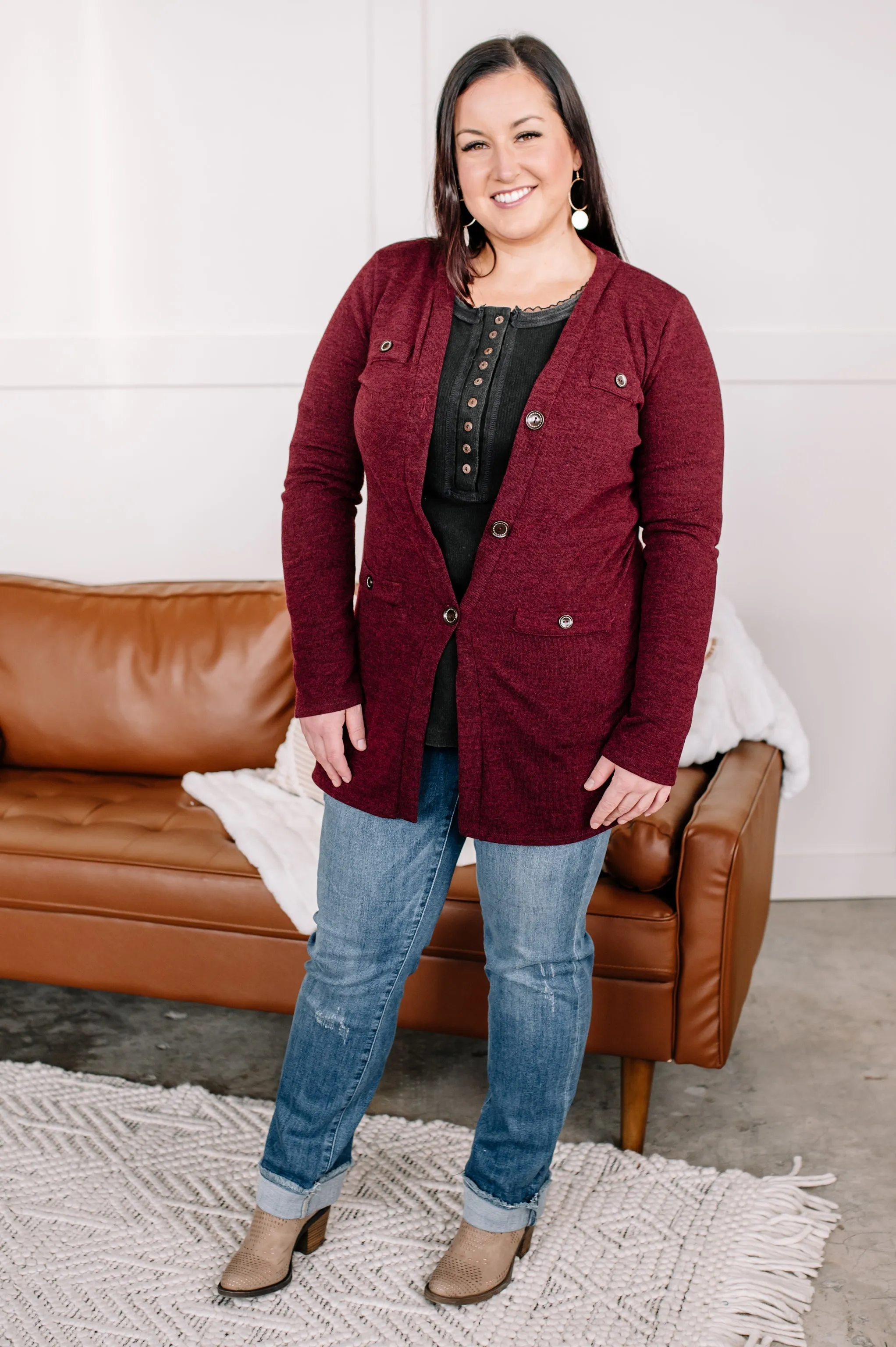 Pocket The Difference Button Down Cardigan In Burgundy