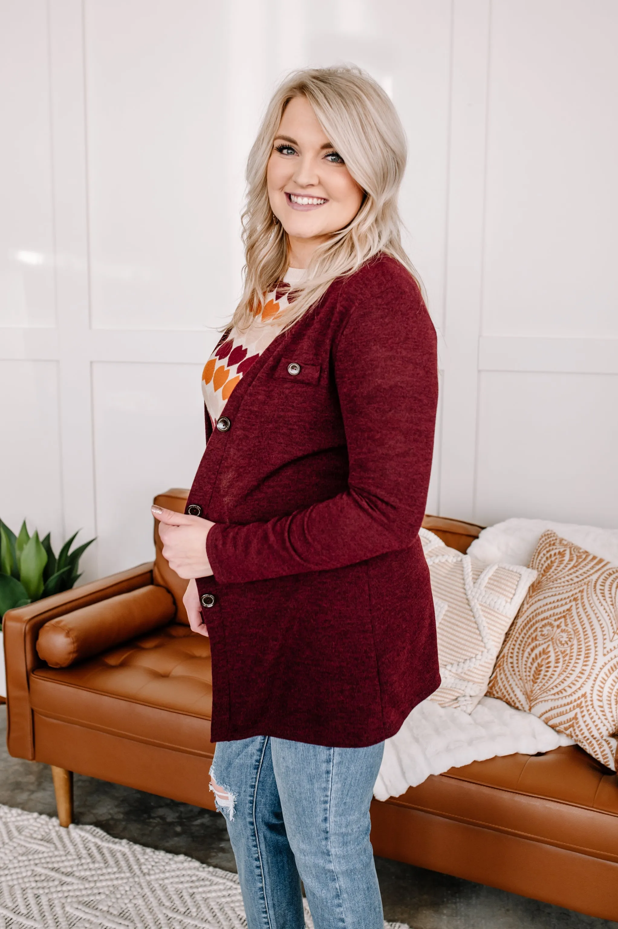 Pocket The Difference Button Down Cardigan In Burgundy