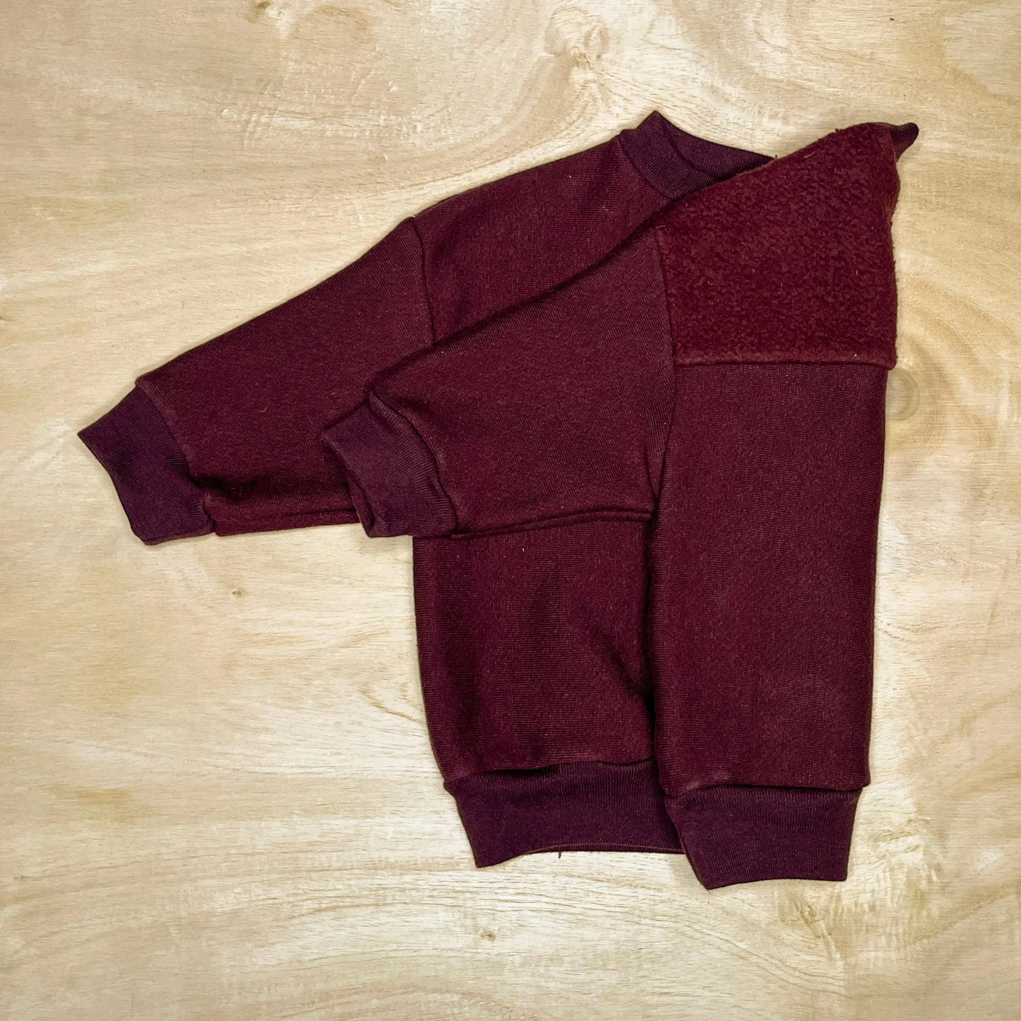 ROBIN CREWNECK