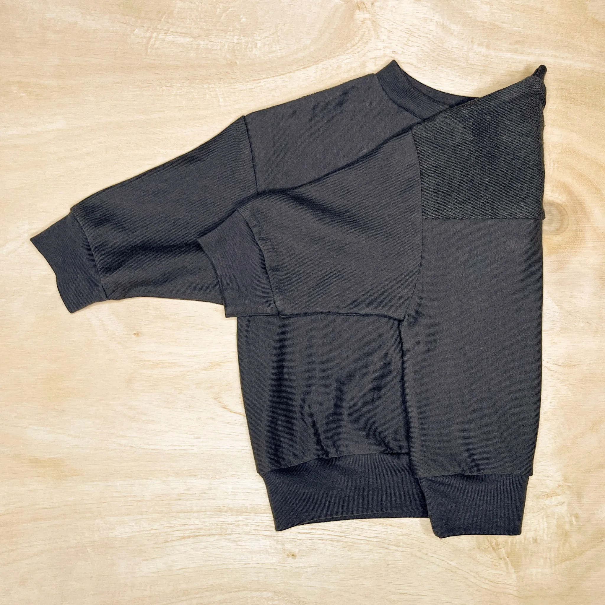 ROBIN CREWNECK