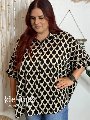 Scalloped Oversized Blouse in Black or Kelly Green in Curvy