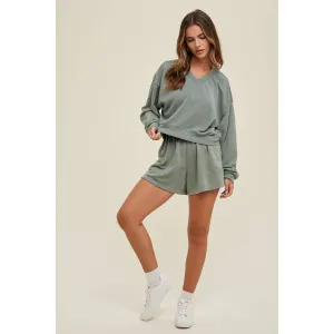 URBAN EASE CROP SWEATSHIRT