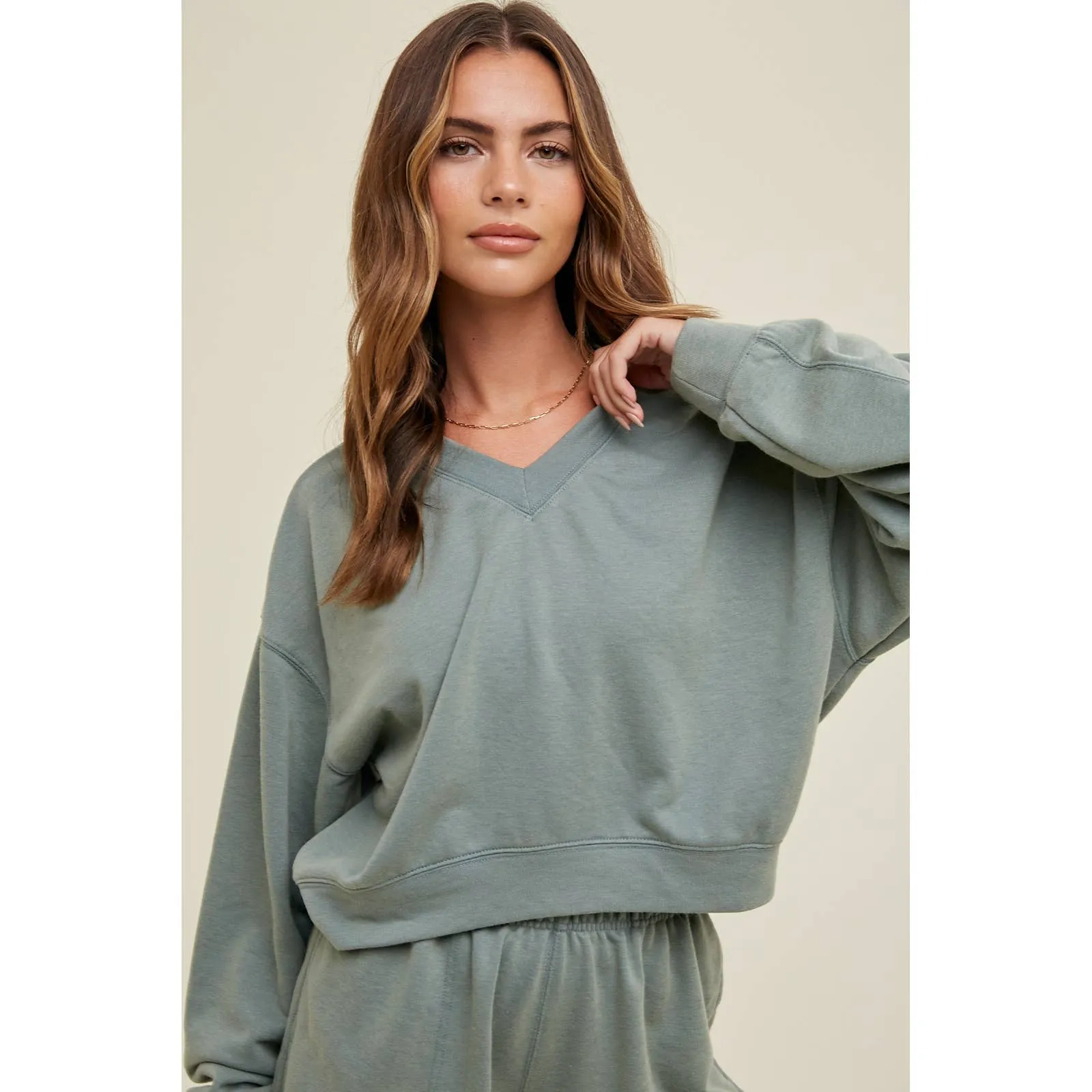 URBAN EASE CROP SWEATSHIRT