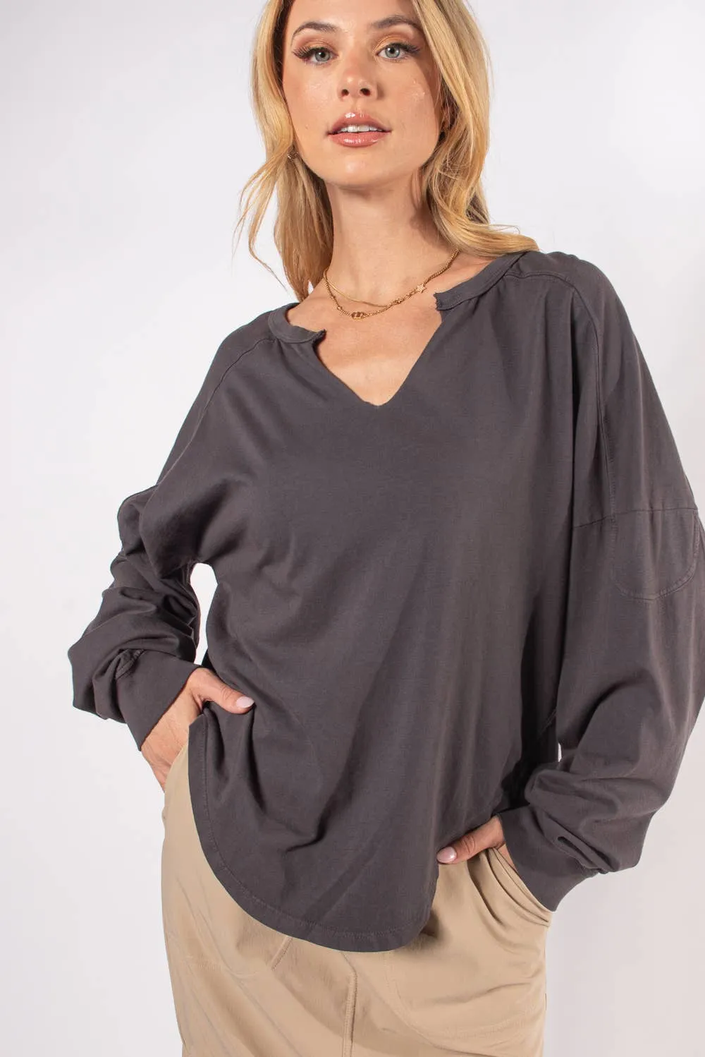 WASHED OVERSIZED PREMIUM COTTON NOTCH NECK TEE