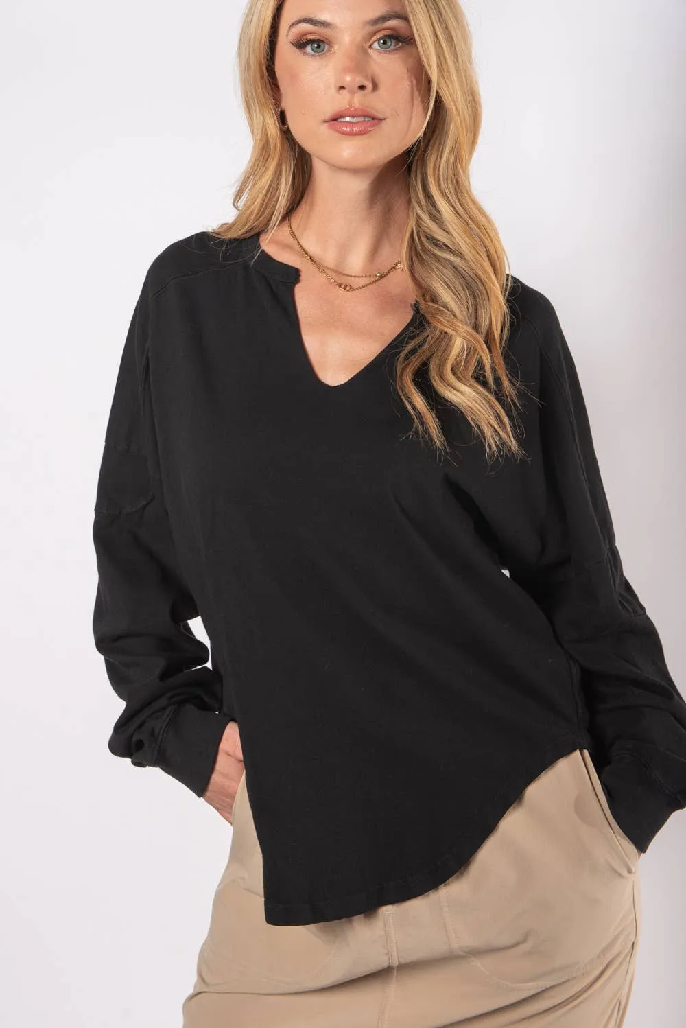 WASHED OVERSIZED PREMIUM COTTON NOTCH NECK TEE