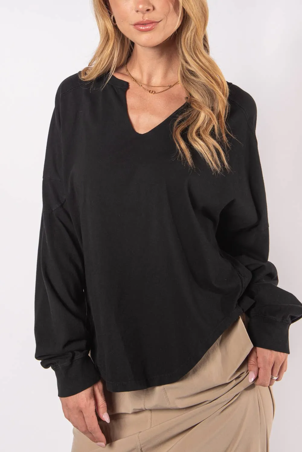 WASHED OVERSIZED PREMIUM COTTON NOTCH NECK TEE