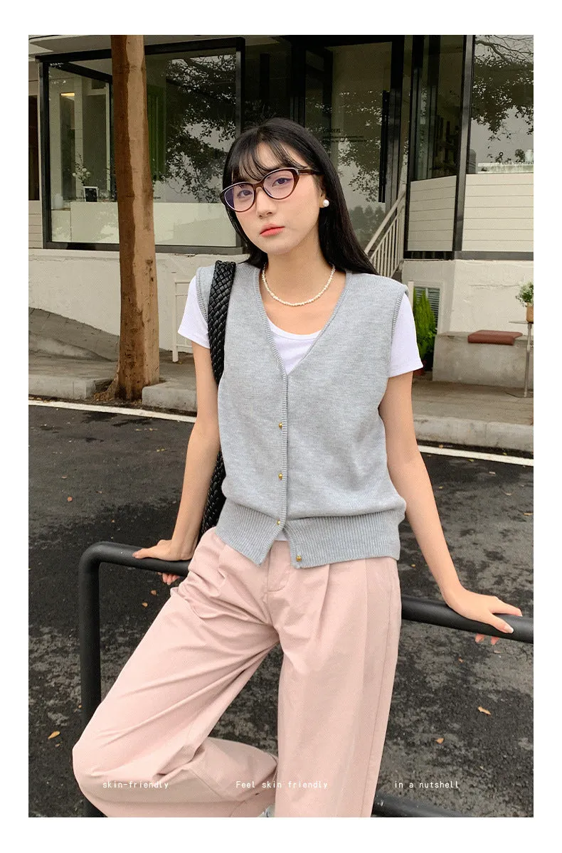 Wool sleeveless vest